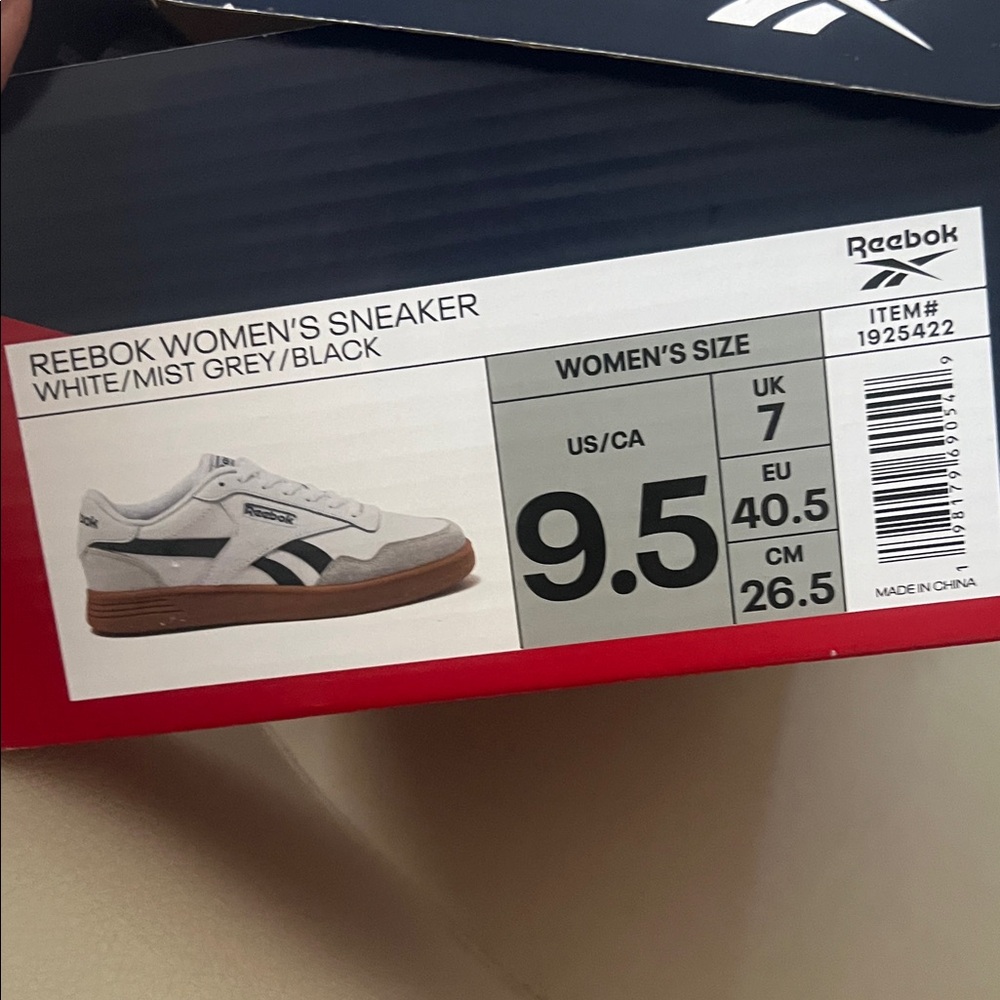 NEW!! Reebok Women's White/Mist Grey/Black classic ,Sneakers in Size 9.5 - Picture 14 of 15